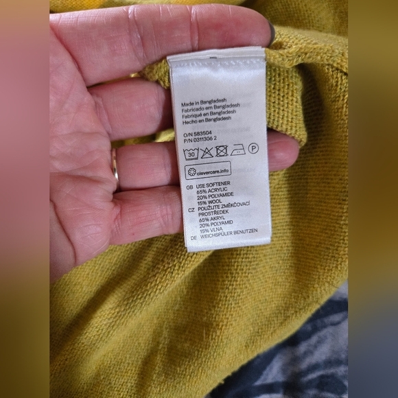 H&M | Women's Mustard Sweater, Size S - Picture 4 of 6